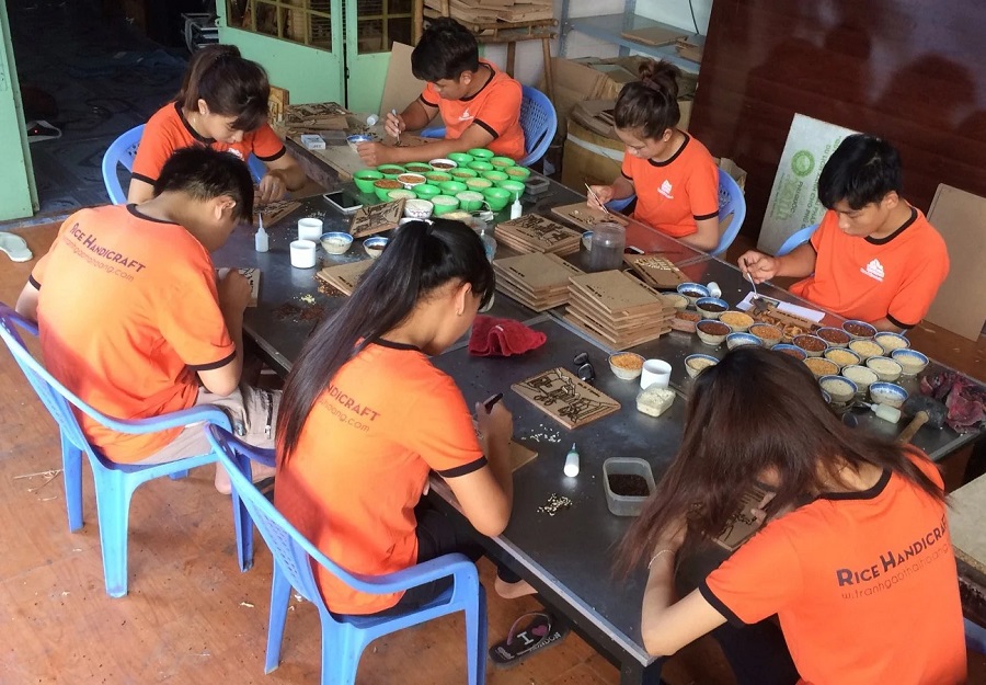 Tranh gạo thái hoàng - đào tạo học viên Tranh gạo thái hoàng - đào tạo học viên